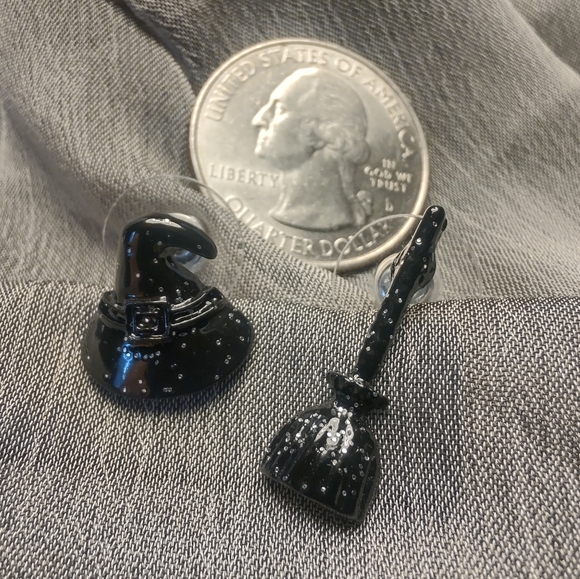 Halloween 365 Perfectly Mismatched Stud Earrings - Witch's Hat & Broom - Picture 9 of 9
